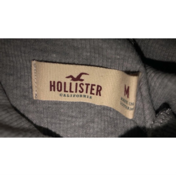 Hollister Tops - 💕😍❤️MAKE AN OFFER! HOLLISTER TURTLENECK TOP😍💕